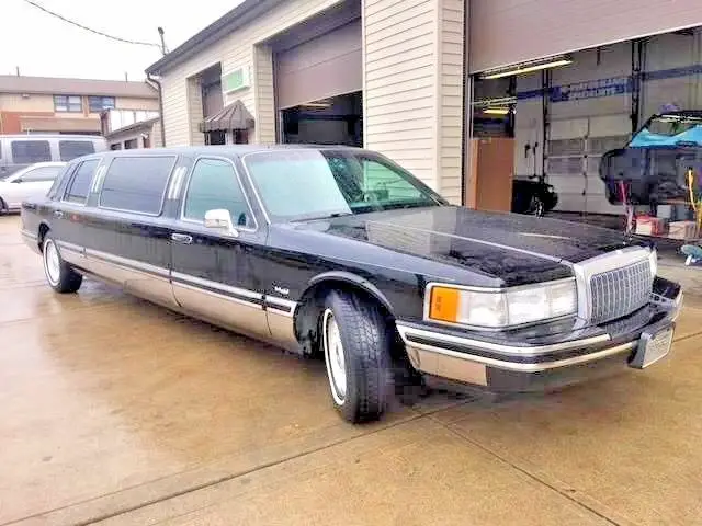 1994 lincoln town car executive sedan - limousine $6,995