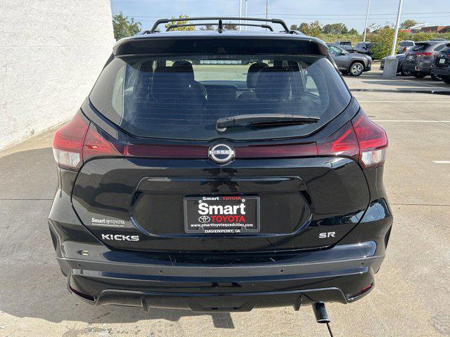 2022 nissan kicks sr