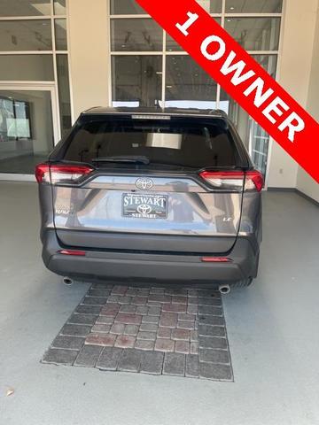 2022 toyota rav4 le