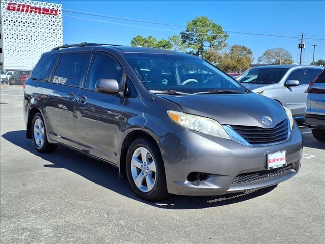 2012 toyota sienna le