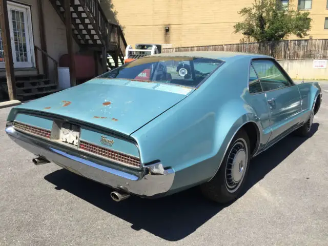 oldsmobile toronado deluxe