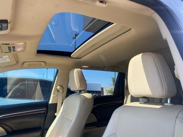 2016 toyota highlander limited