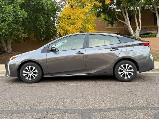 2022 toyota prius le