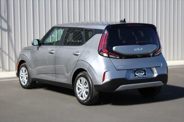 2023 kia soul lx