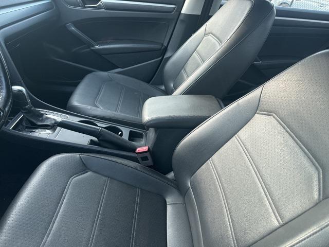 2018 volkswagen passat 2.0t s