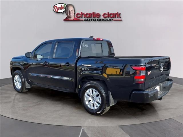 2023 nissan frontier sv