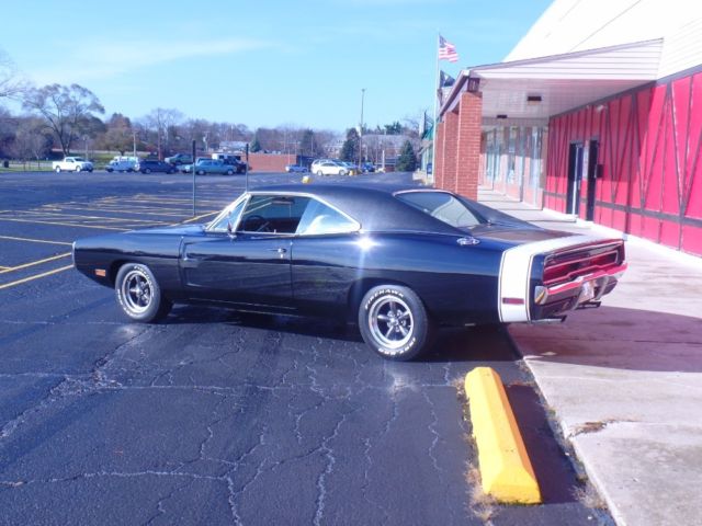 1970 dodge charger- 68 69 mopar 440 383 318 hemi coronet gtx restored
