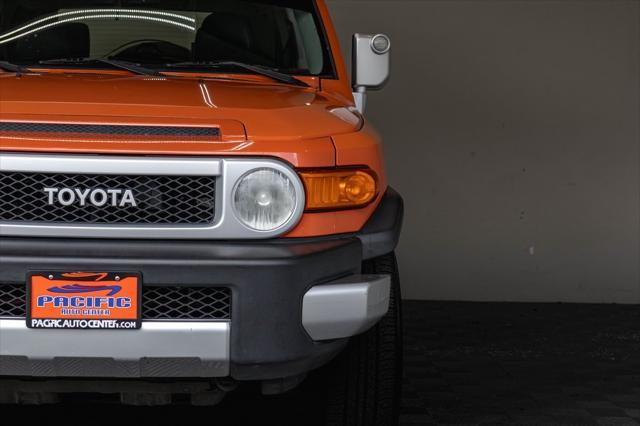 2013 toyota fj cruiser base