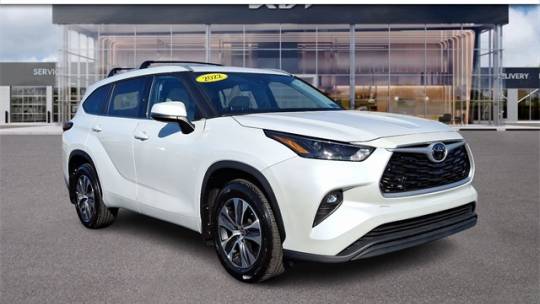 2022 toyota highlander xle
