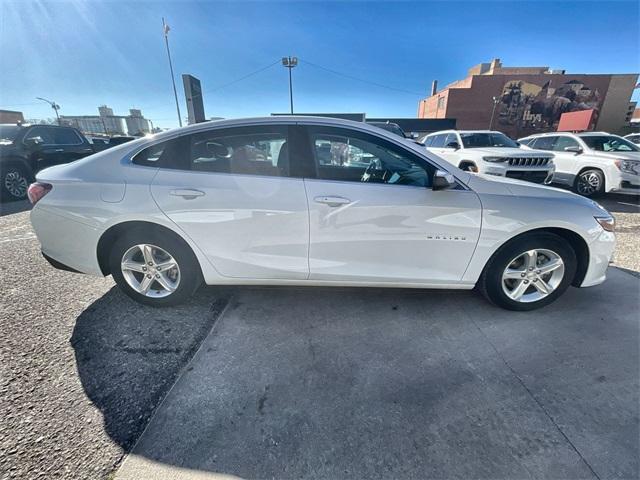 2022 chevrolet malibu lt