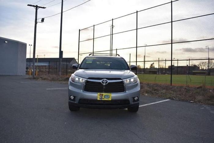 2015 toyota highlander xle sport utility 4d in malden, massachusetts