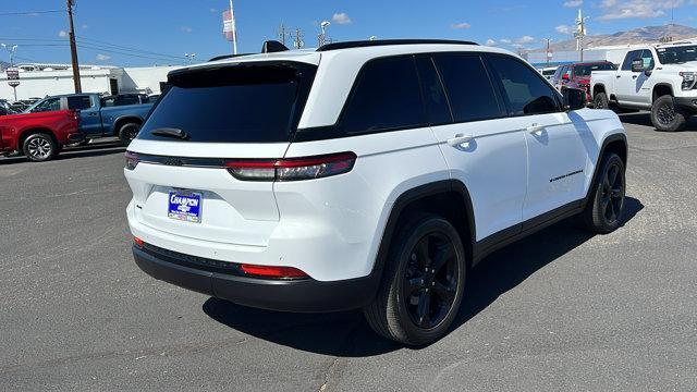 2023 jeep grand cherokee altitude