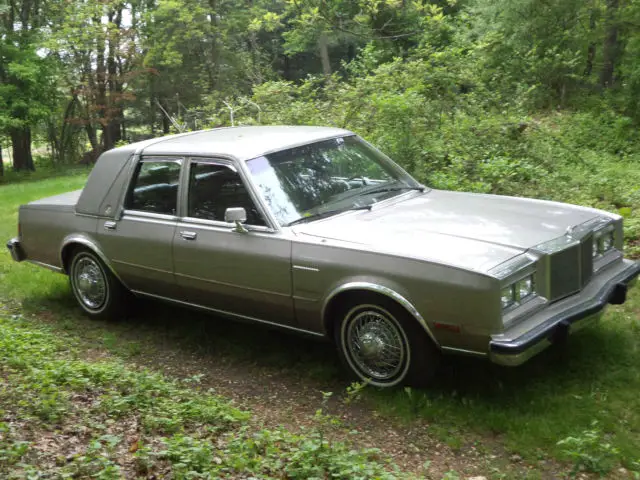 1989 chrysler fifth avenue rare 2-tone, last rear wheel drive, great driver now!