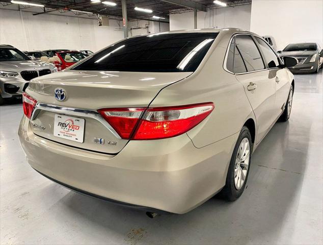 2016 toyota camry hybrid se