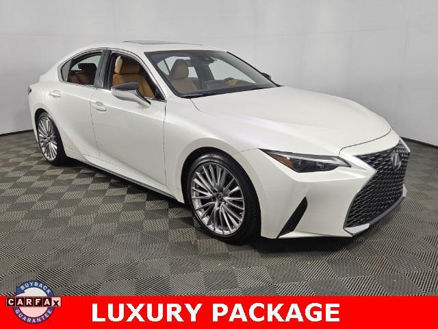 2022 lexus is 300 base