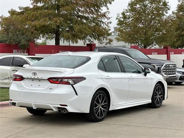 2021 toyota camry se