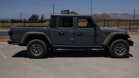 2024 Jeep Gladiator