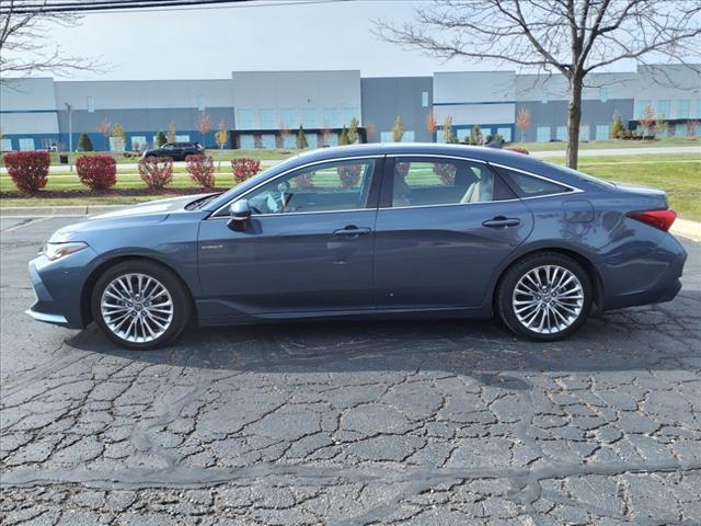 2019 toyota avalon hybrid xle plus