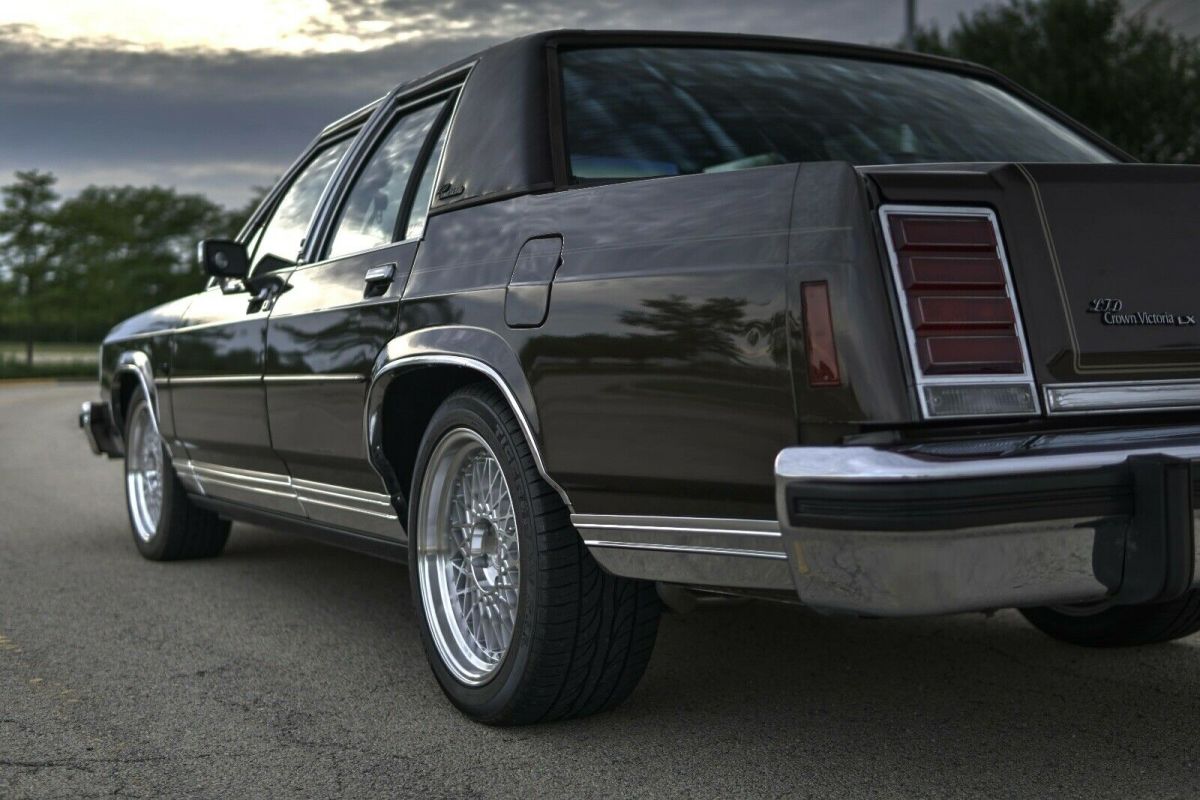 1986 ford ltd sedan brown rwd automatic crown victoria