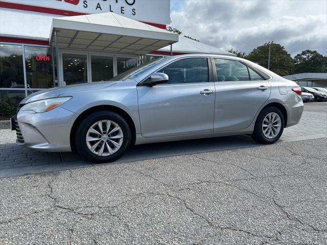 2016 toyota camry le