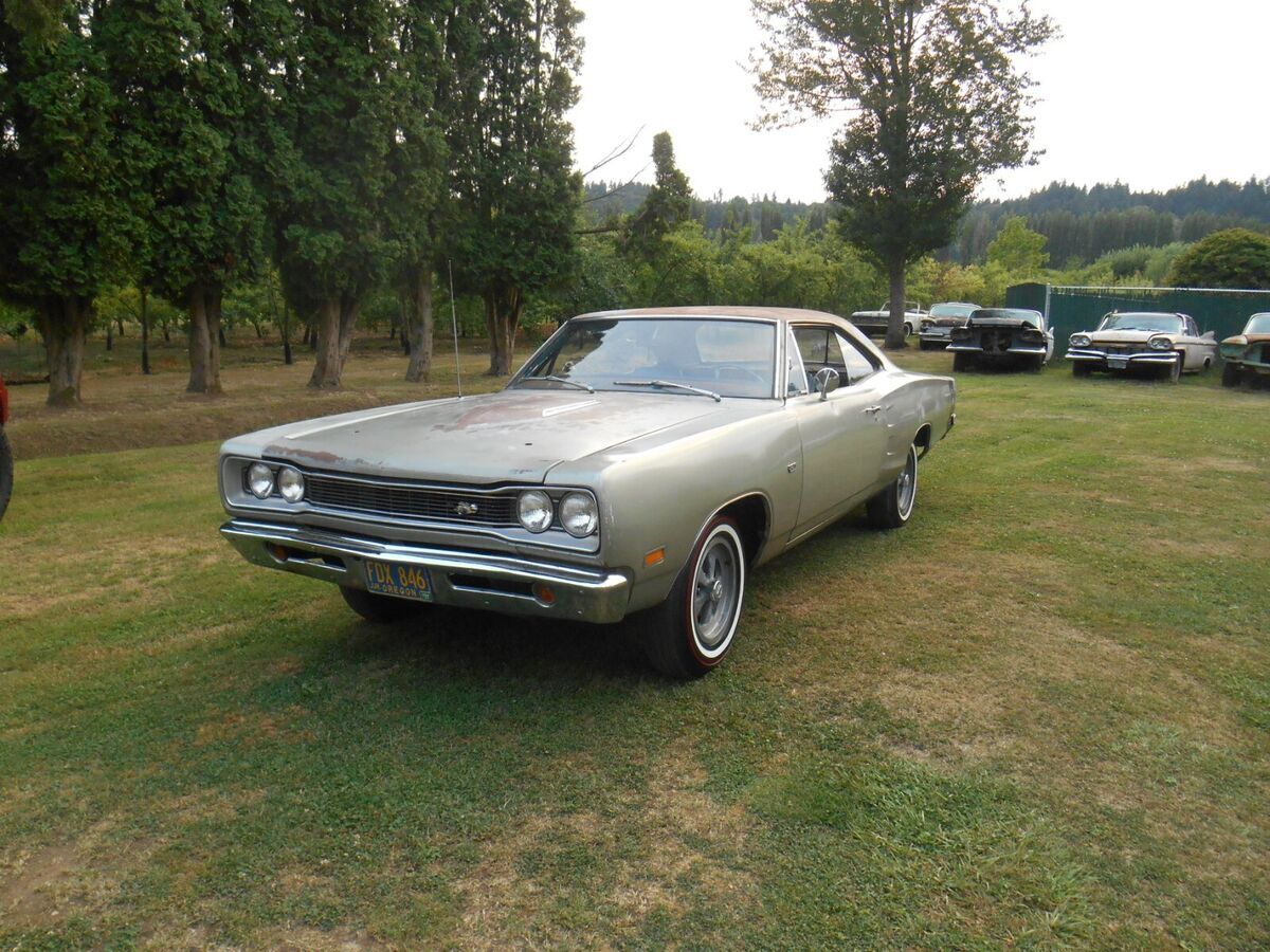 mopar 1969 dodge super bee 383 4 speed silver blue interior parked in 1979 hemi