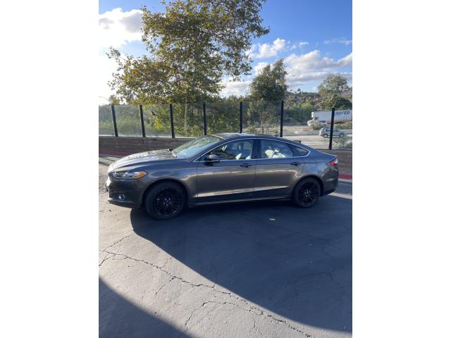 2016 ford fusion se