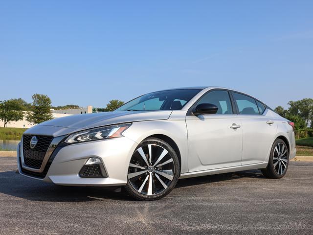 2022 nissan altima sr fwd
