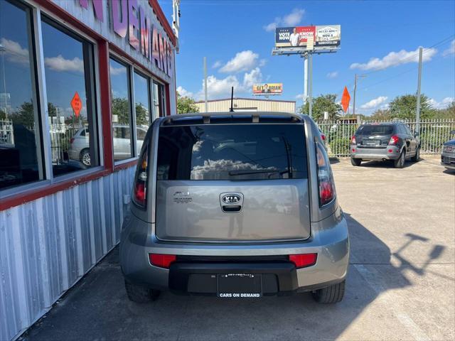 2011 kia soul +