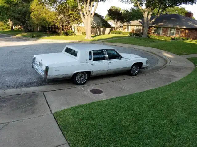 1990 cadillac brougham d'elegance 5.7l nice!!! and has106,000 original miles