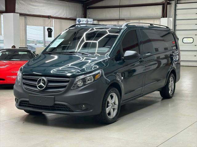 2022 mercedes-benz metris base