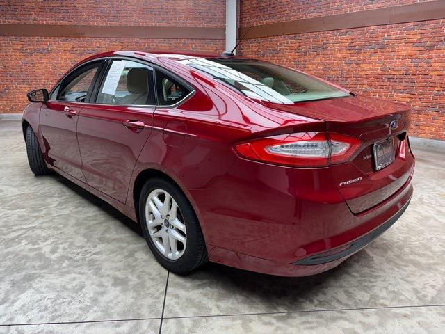 2016 ford fusion se