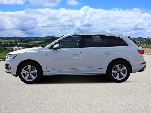 2024 audi q7 45 premium plus