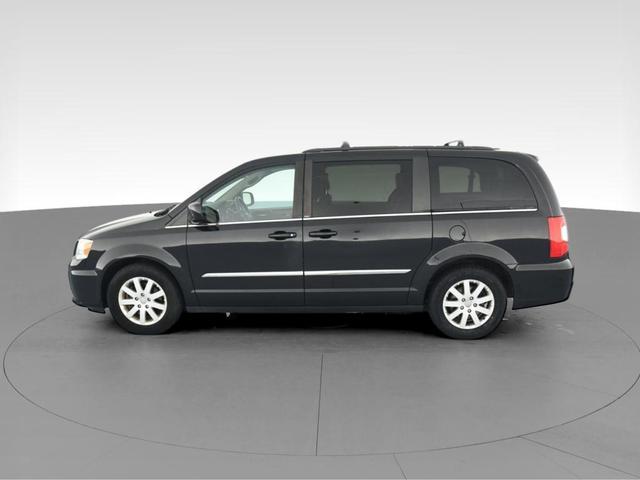 2013 chrysler town & country in greenville, south carolina