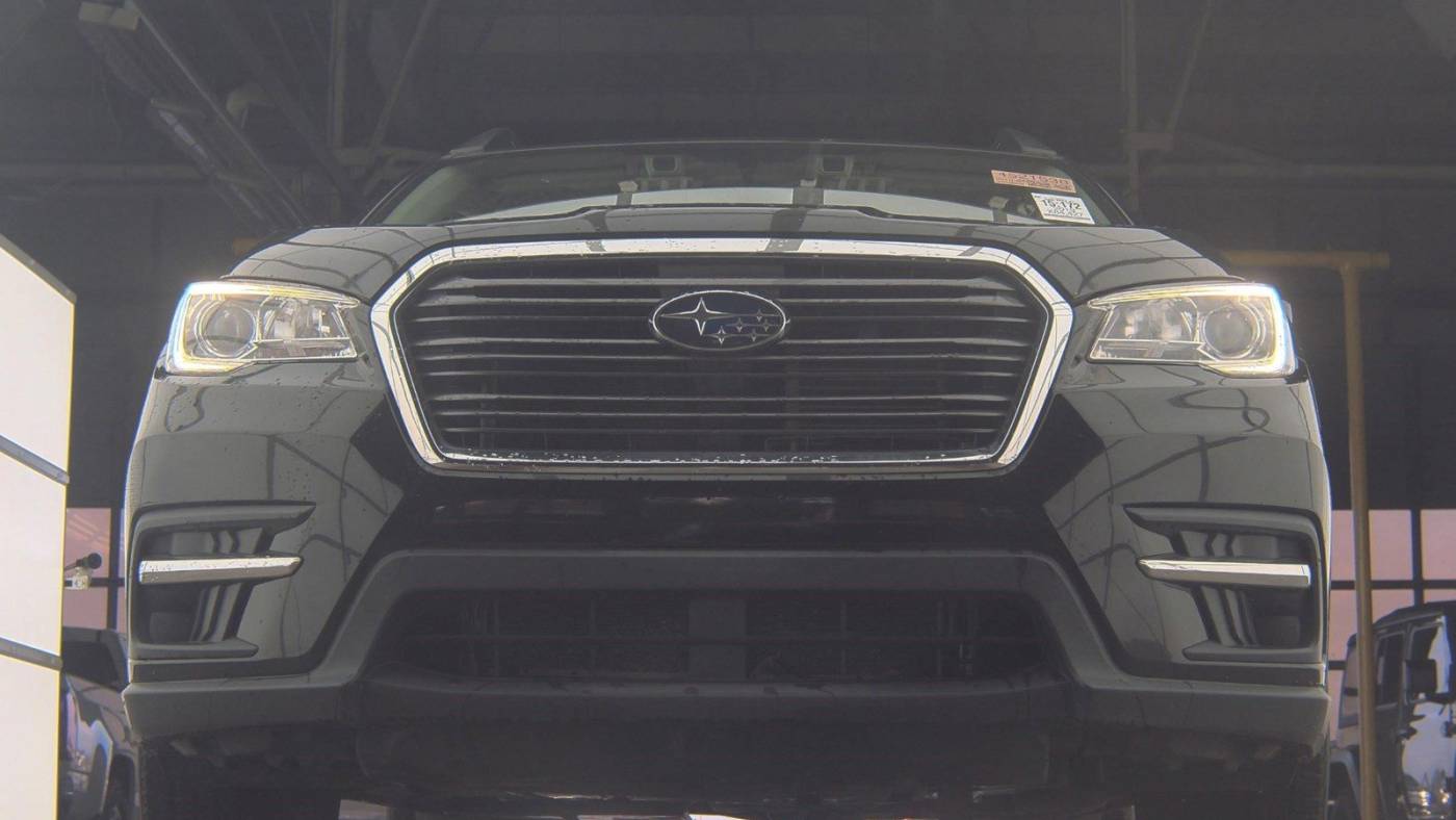 2019 subaru ascent premium 8-passenger