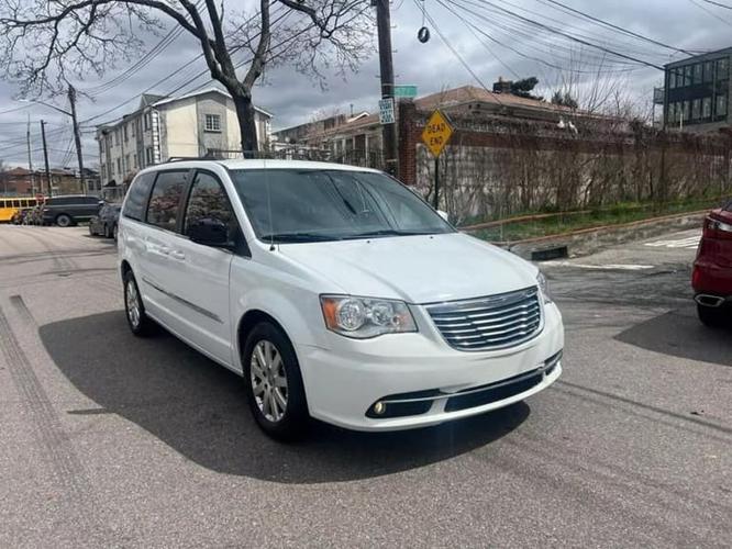 2016 chrysler town & country touring minivan 4d in flushing, new york