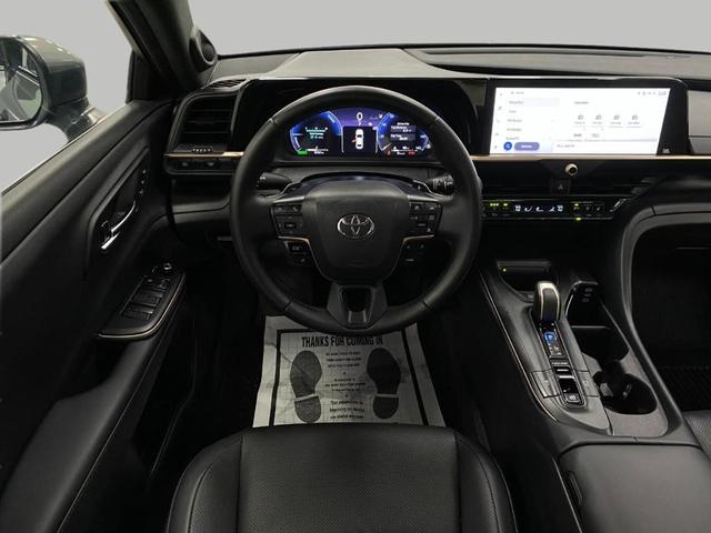 2023 toyota crown platinum