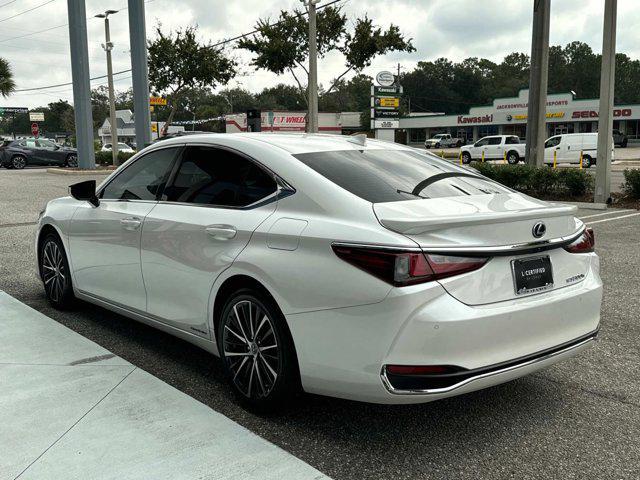 2022 lexus es 300h base