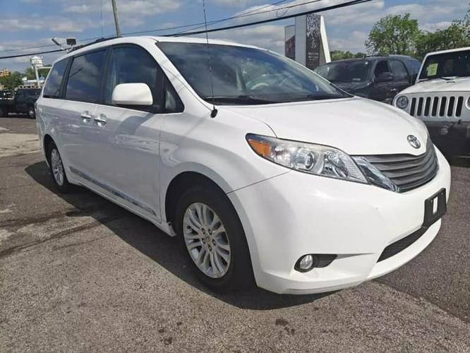 2014 toyota sienna xle minivan 4d in hulmeville, pennsylvania
