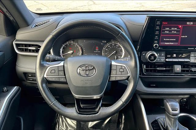 2022 toyota highlander xse