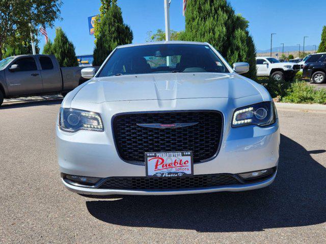 2022 chrysler 300 s