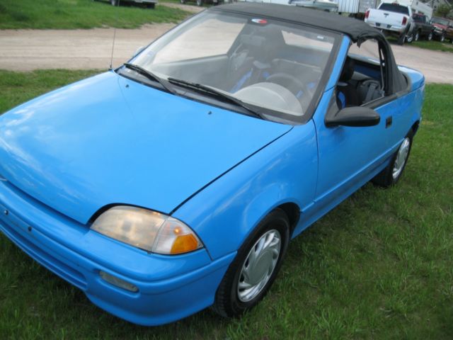 1992 geo metro lsi convertable nice clean "survivor" factory a/c* drive home*