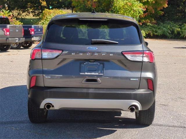 2020 ford escape se