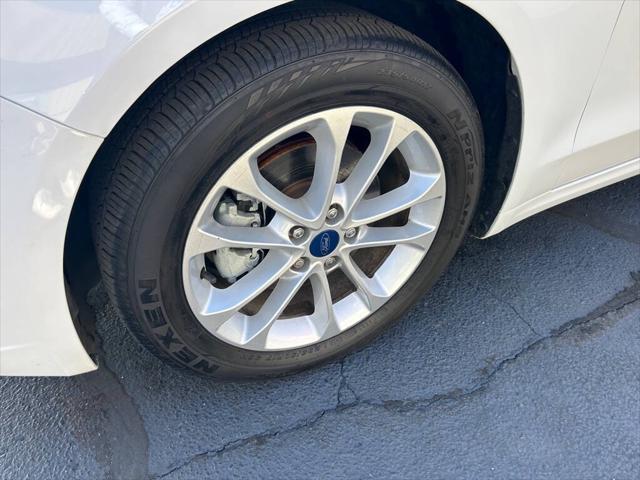 2020 ford fusion se