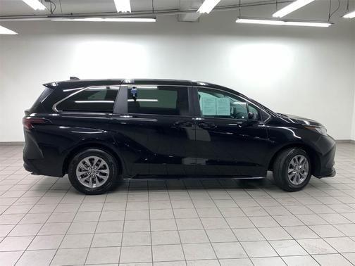 2023 toyota sienna