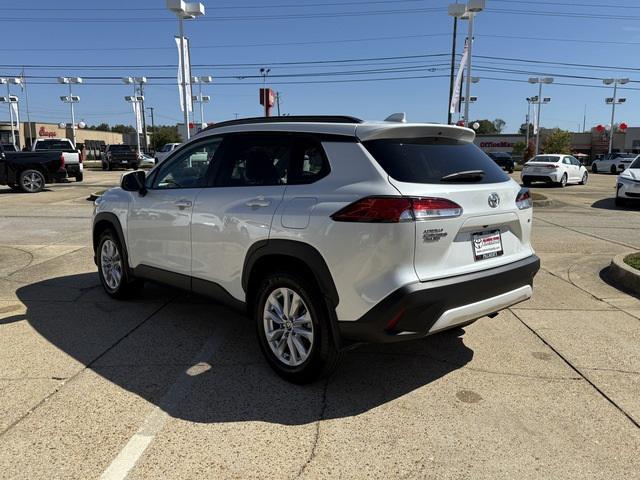 2024 toyota corolla cross le