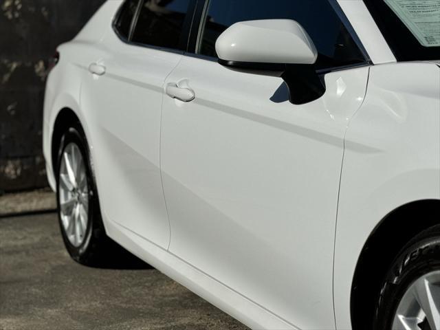 2018 toyota camry le