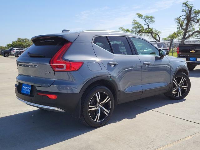 2023 volvo xc40 b5 plus bright theme