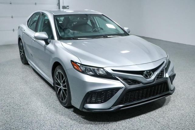 2022 toyota camry se