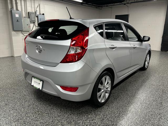 2012 hyundai accent se