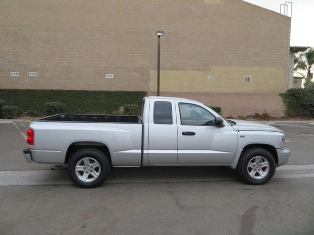 2011 dodge dakota in bellflower, california